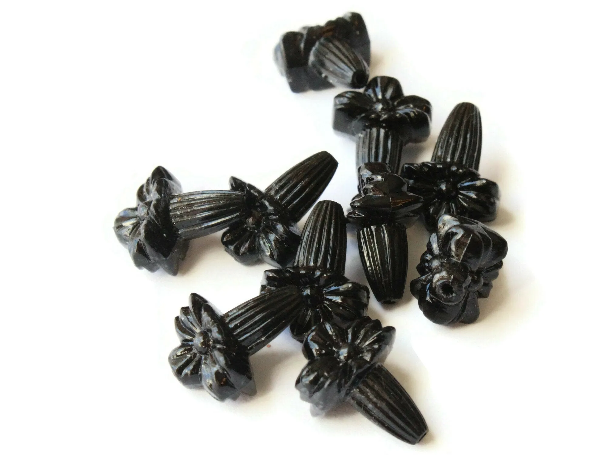 10 19mm Black Vintage Plastic Flower Bouquet Beads