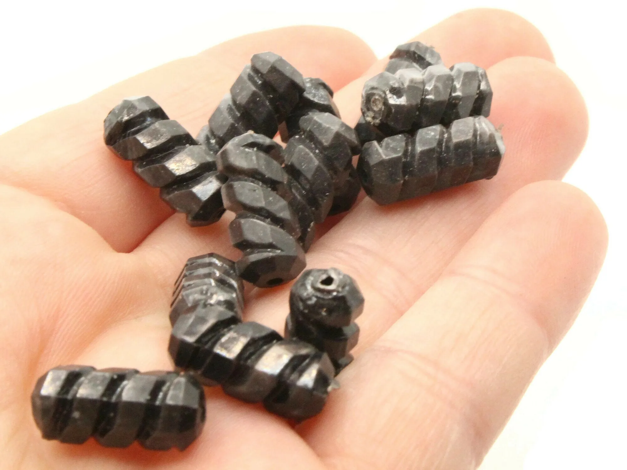 12 16mm Black Vintage Plastic Screw Tube Beads