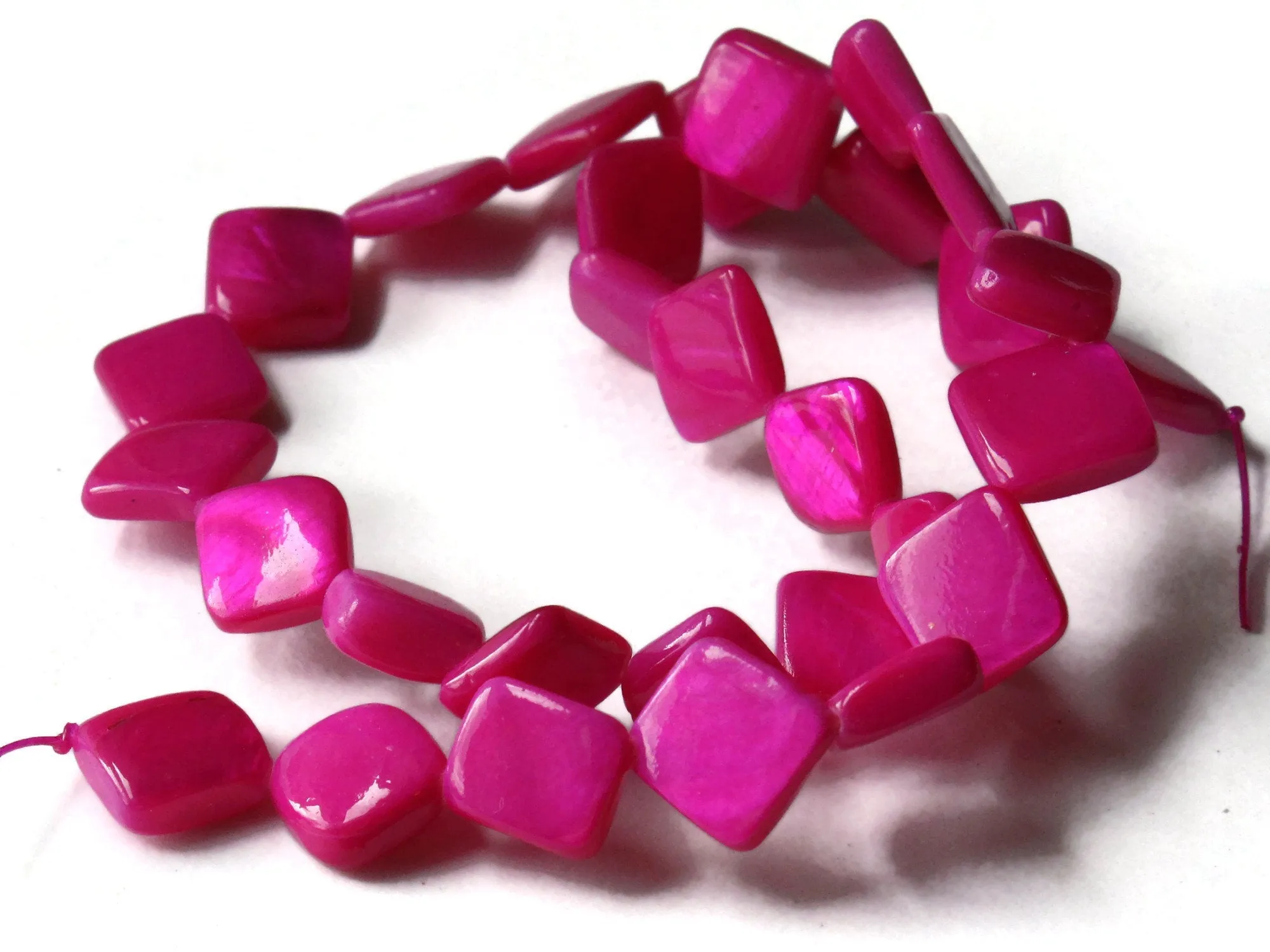 13mm Bright Pink Mother Of Pearl Diamond Dyed Seashell Beads