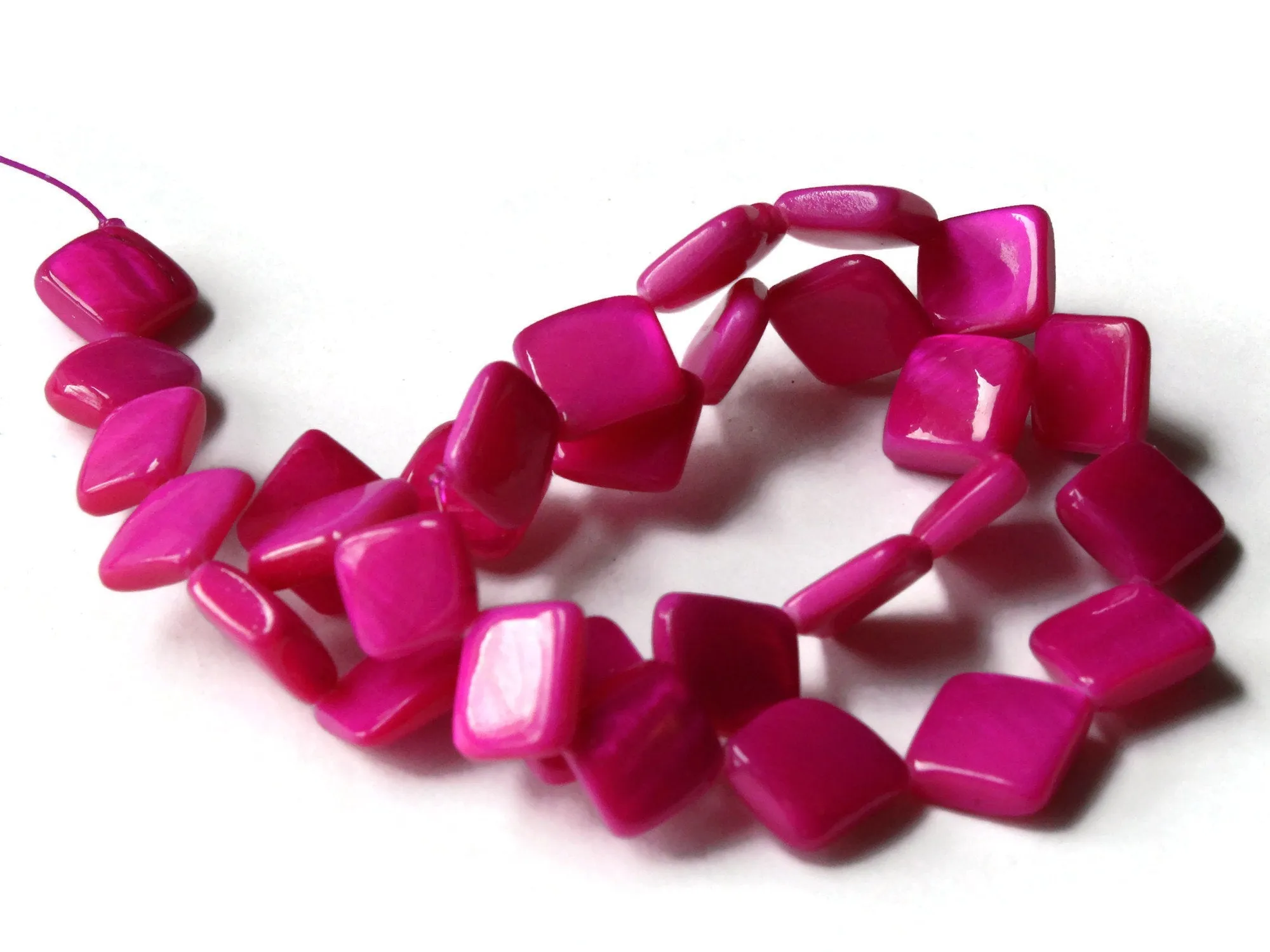 13mm Bright Pink Mother Of Pearl Diamond Dyed Seashell Beads