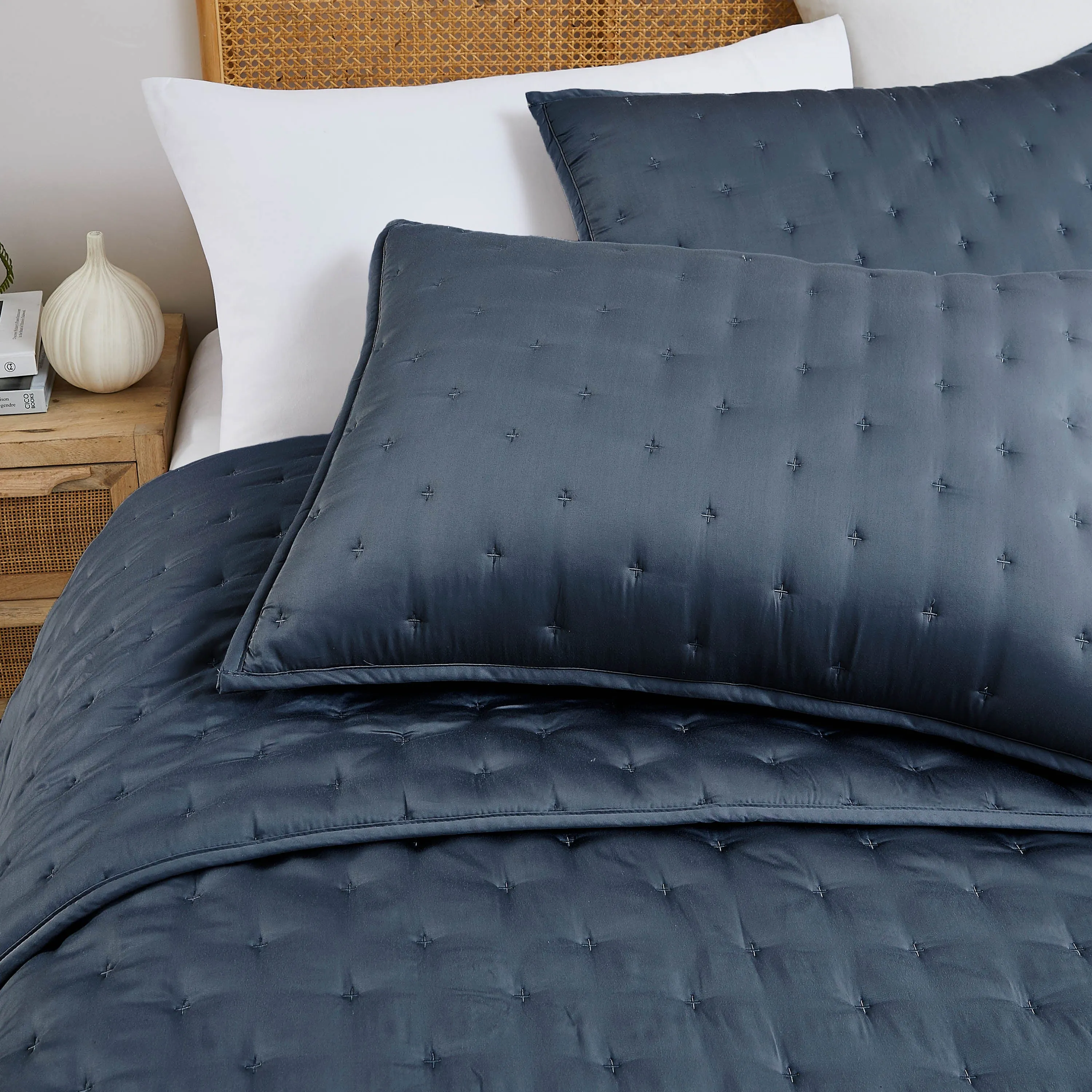 Luxurious Bamboo Rayon Quilt Set